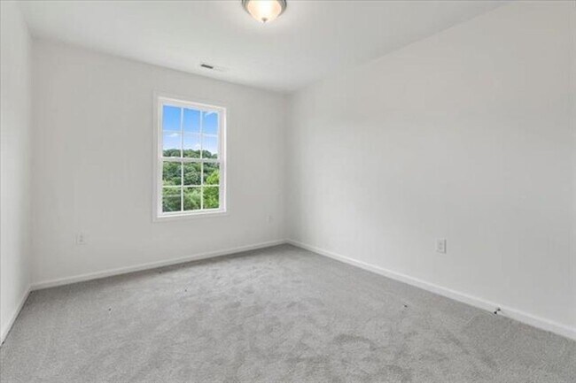 Building Photo - 4 BED 2.5 BATH LOCATED IN CHRISTIANSBURG LOCATED NOW