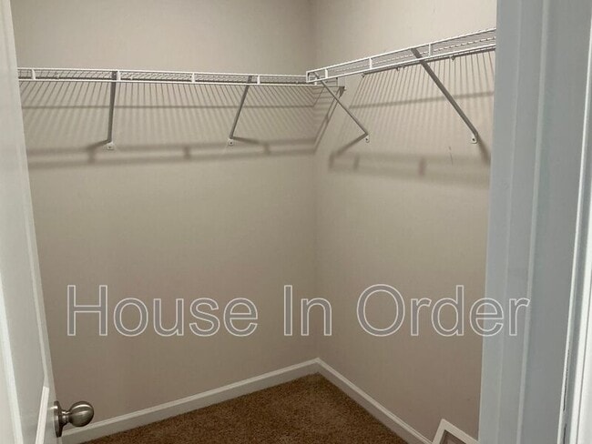 Building Photo - 341 Oak Br Rd