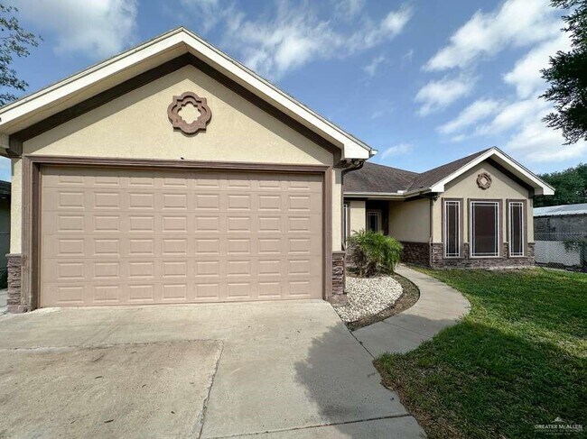 Building Photo - 16 Valencia Dr