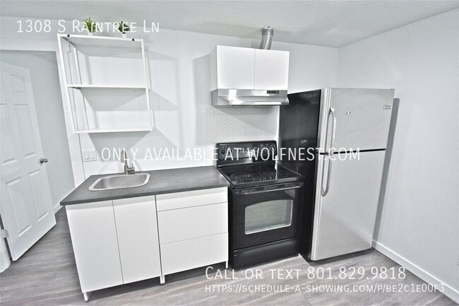 Building Photo - 1308 S Raintree Ln