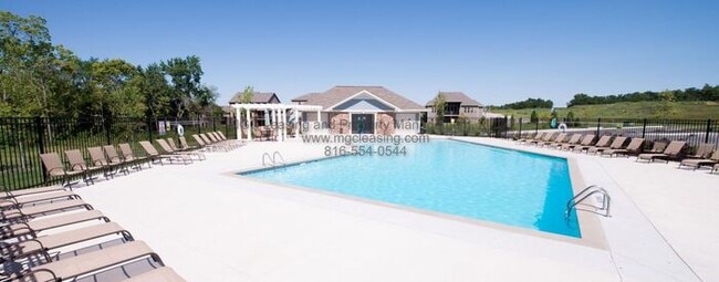 Building Photo - Elegant Design in a Serene Setting at Eagl...