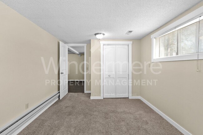Building Photo - 7805 E Upriver Dr