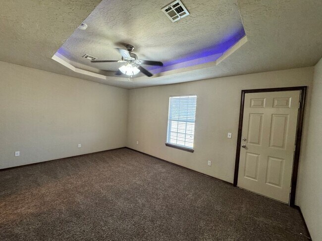 Building Photo - 15012 Kyle Dr