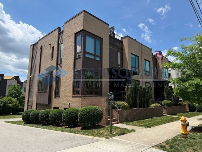 Building Photo - Beautiful  3-Bed / 3.5-Bath End-Unit Townhome with Rooftop Patio, Skyline Views & Climate-Control...