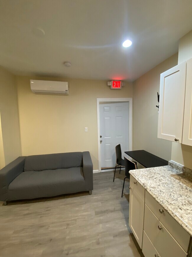 Building Photo - 5th Ave