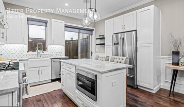 Building Photo - 854 S Front St