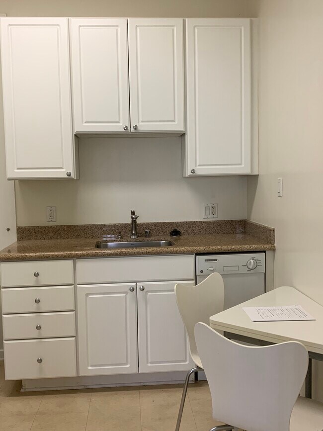 Kitchen - 41 Malvina Pl