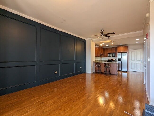 Building Photo - 828 W Grace St