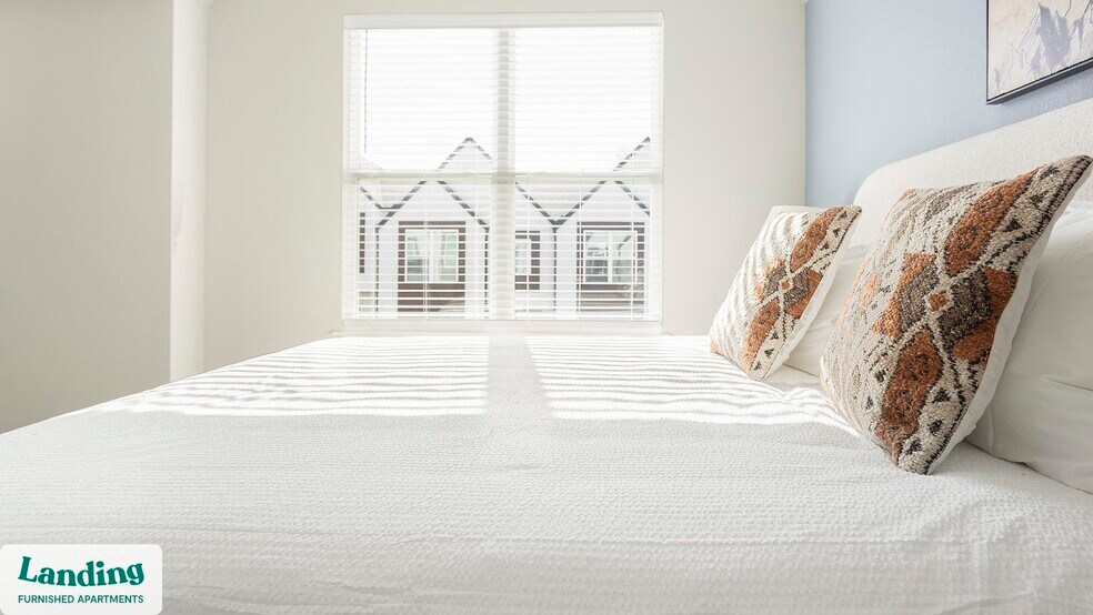 Building Photo - 3401 Redbud Ln