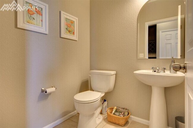 Building Photo - 8288 Hardwood Cir