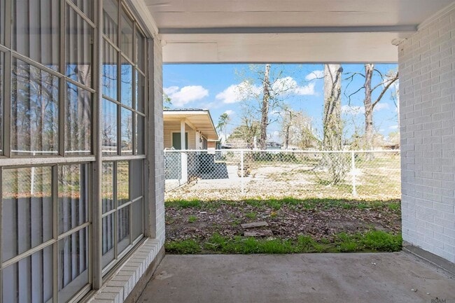 Building Photo - 1455 Marilyn Dr