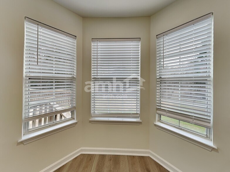 Building Photo - 25 Crossvine Way