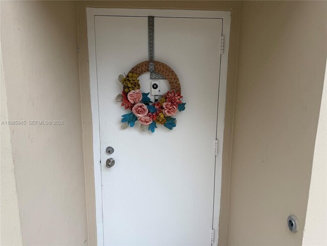 Building Photo - 3962 Inverrary Dr