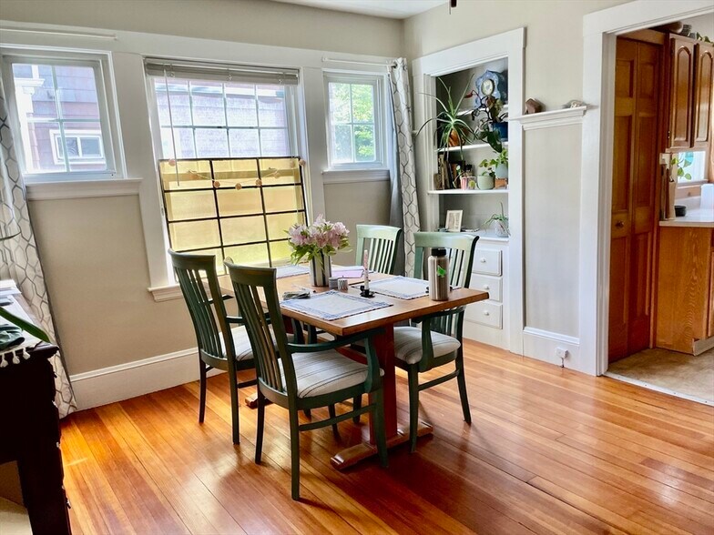 Building Photo - 49 Bridges Ave