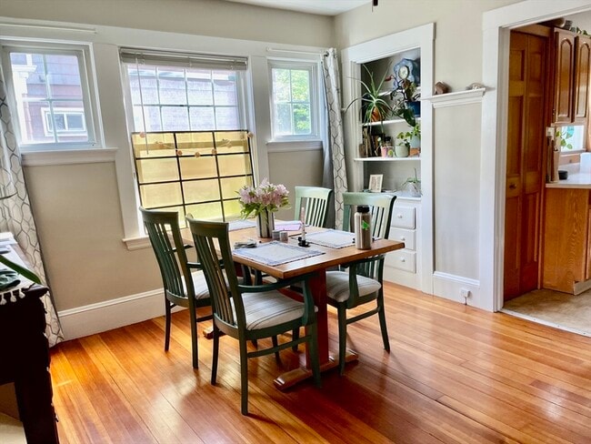 Building Photo - 49 Bridges Ave