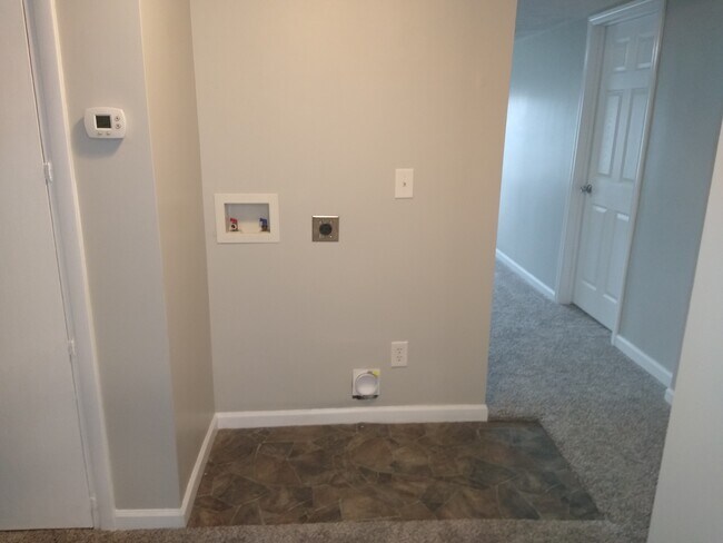 Laundry Hookup - 212 William St