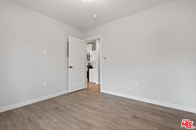 Building Photo - 1235 Stearns Dr