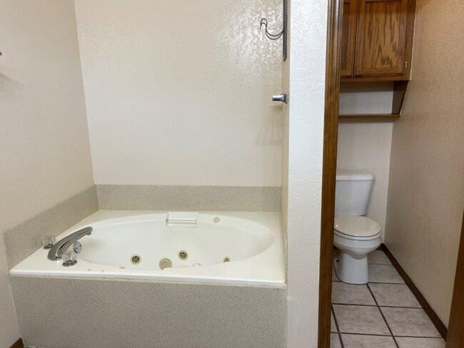 Building Photo - New Paint! 3 beds, 2 full baths, 2 car garage home for rent in S. OKC and Moore schools!
