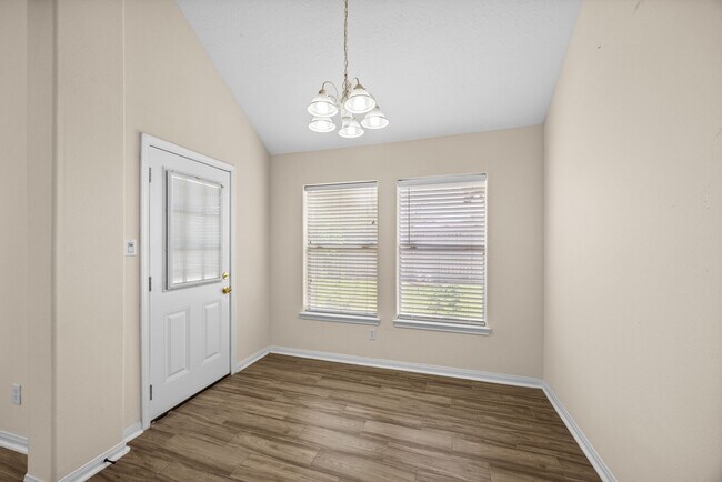 Building Photo - 623 S Marathon Way