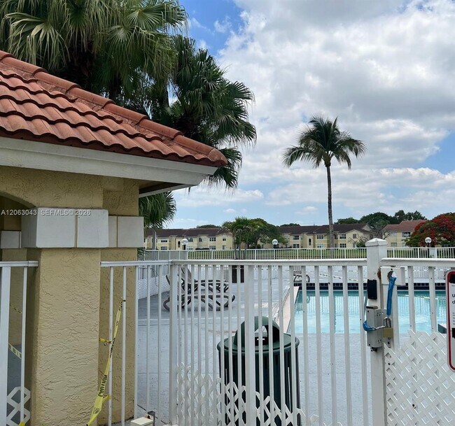 Building Photo - 731 Vista Isles Dr
