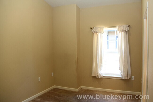 Building Photo - 2 Bed, 2.5 Bath Townhome at Woodhaven Crossing in Sherwood