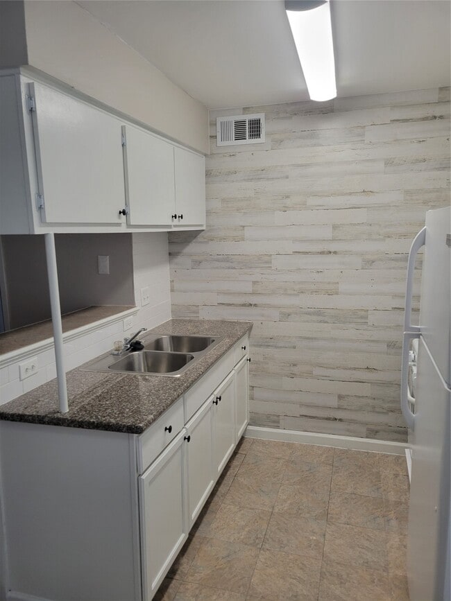 Building Photo - 2922 Randolph Rd