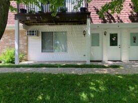 Building Photo - 1801 Wildlife Dr