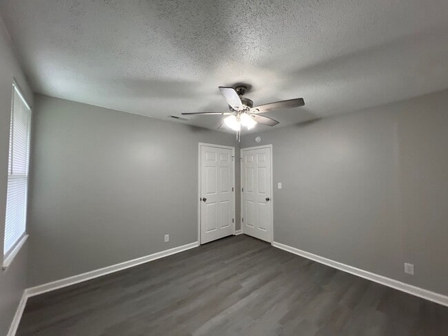 Building Photo - 2 bedroom, 1 bath Duplex in Gallatin