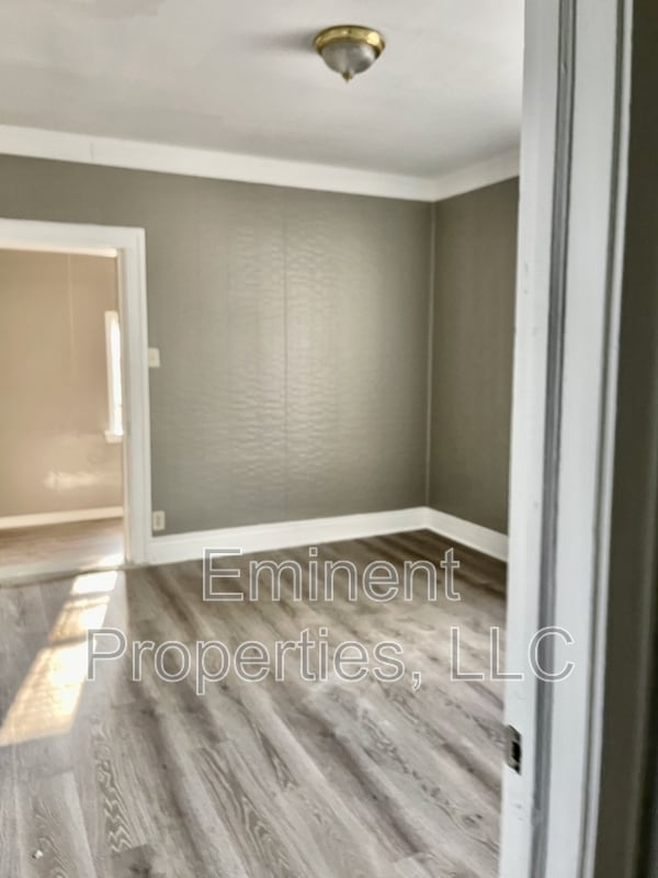 Building Photo - 8226 S Marshfield Ave