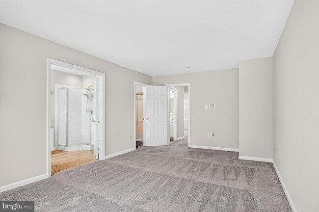 Building Photo - 9743 Quiet Brook Ln
