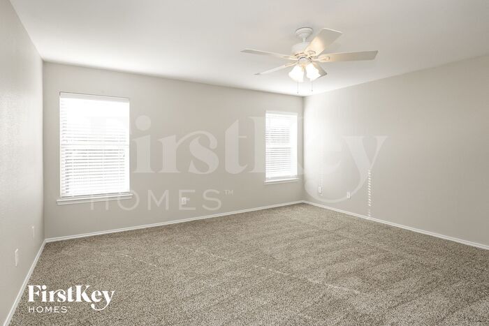 Building Photo - 3300 Groveland Terrace