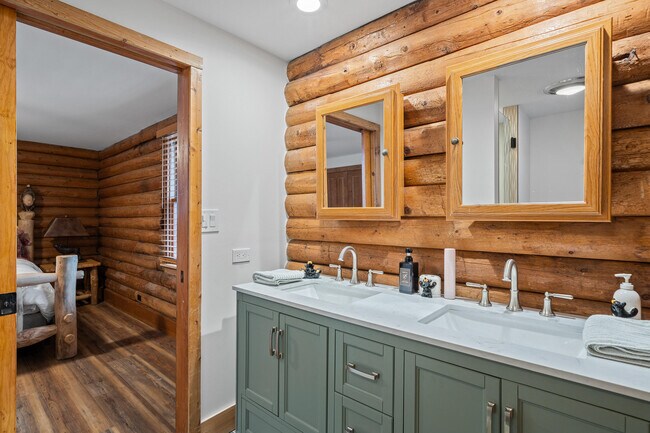 Building Photo - N1508 Wildwood Rd