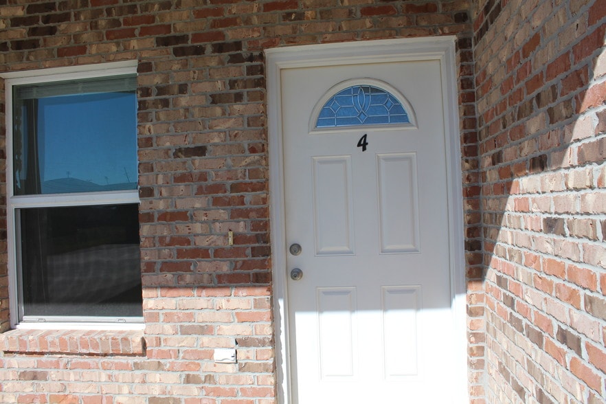 unit # - 745 N Nicholson Ave