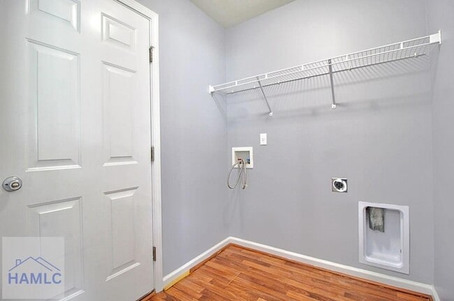 Building Photo - 207 Bender St