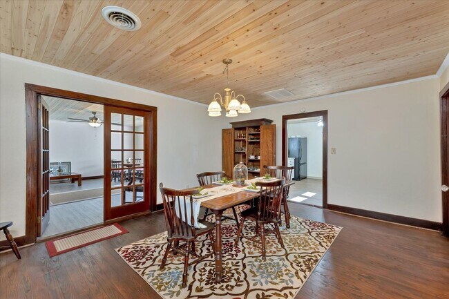 Building Photo - 3204 Ray Owens Rd