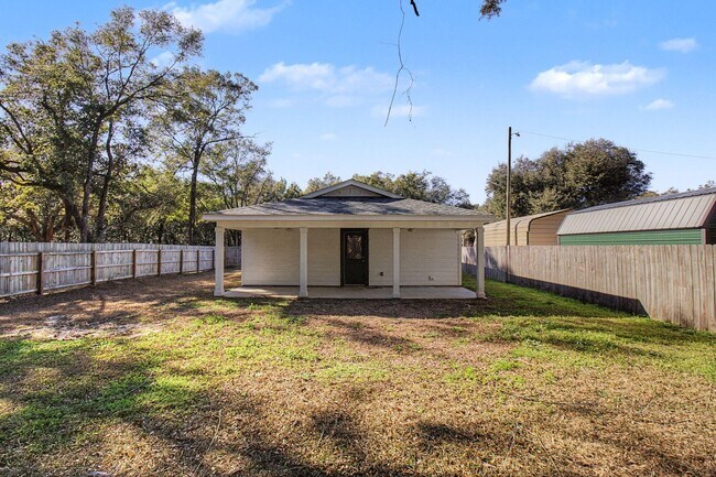 Building Photo - 5230 Richburg St