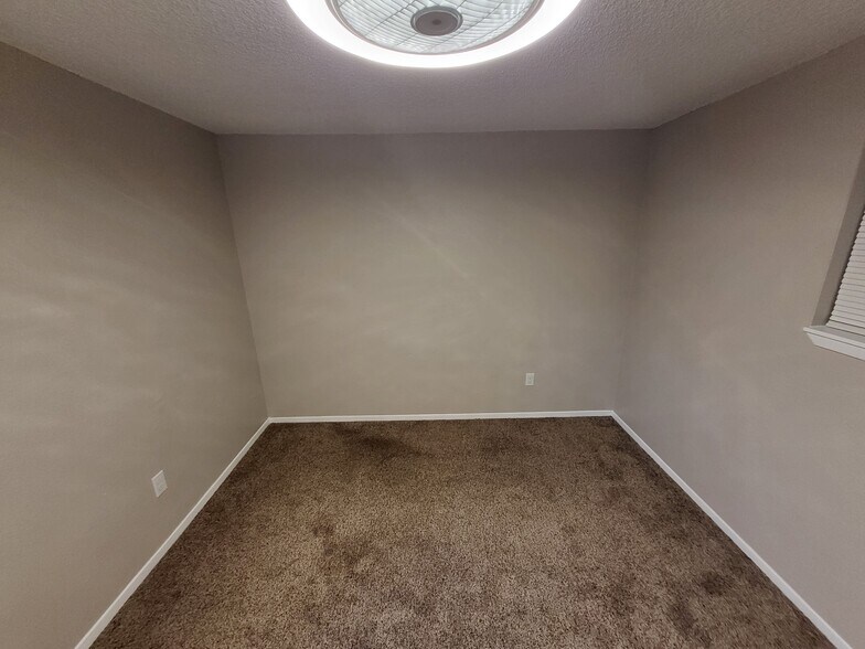 Building Photo - 5155 Quinella Ct