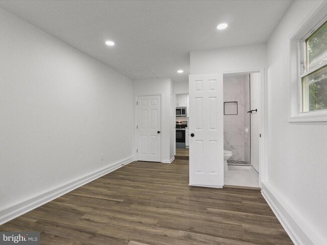 Building Photo - 804 W Nettle Tree Rd