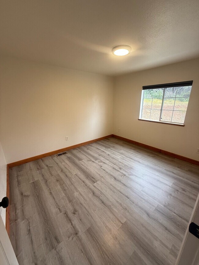 Building Photo - 14555 E Van Tam Way