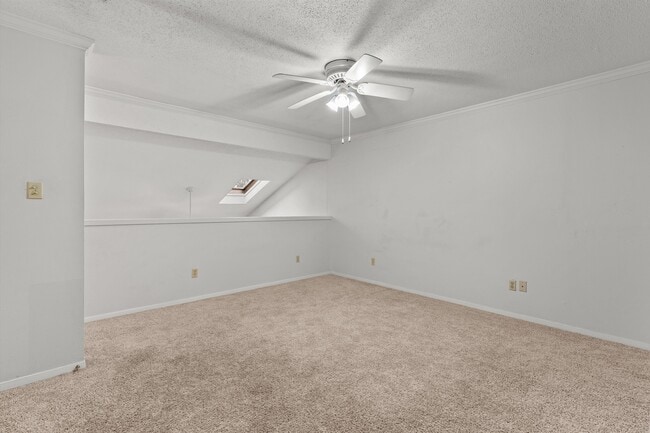 Building Photo - 3636 Greenacres Blvd