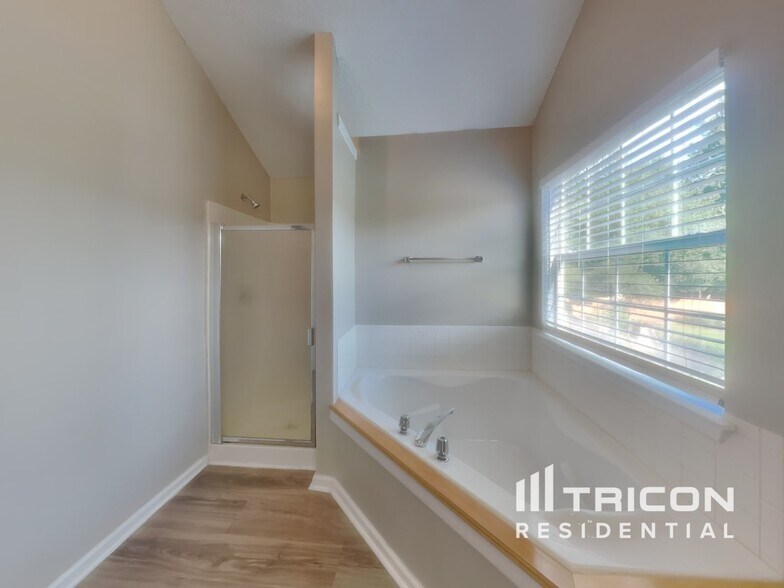 Building Photo - 1028 Maris Ln