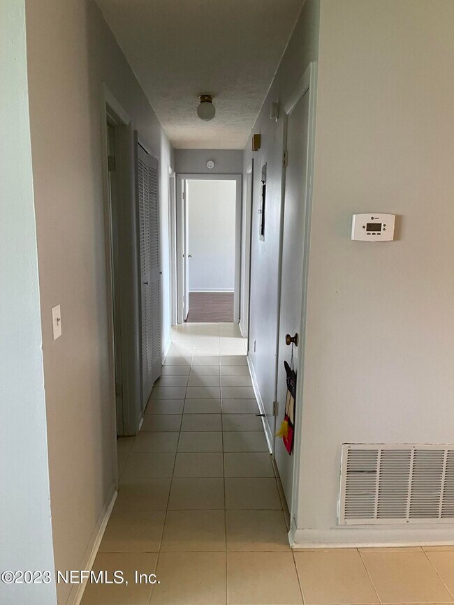Building Photo - 6073 Shakespeare Dr