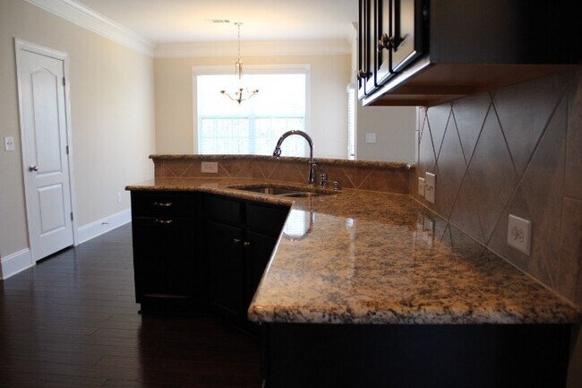 Building Photo - Beautiful move-in ready located in the Mil...