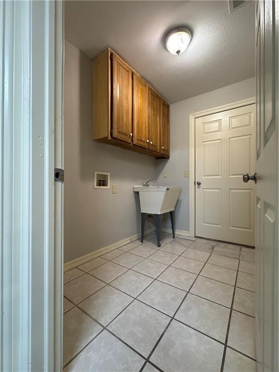 Building Photo - 3341 E Wyman Rd