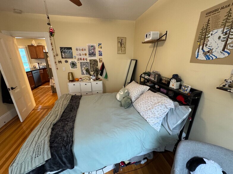 Building Photo - 42 Gorham St