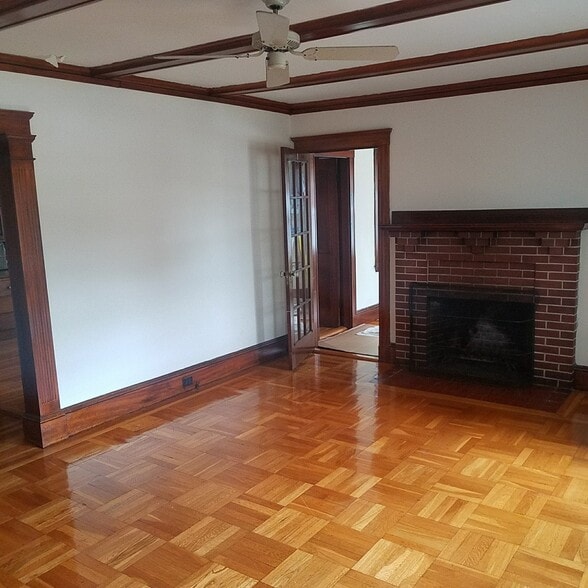 Building Photo - 396 Mt Auburn St