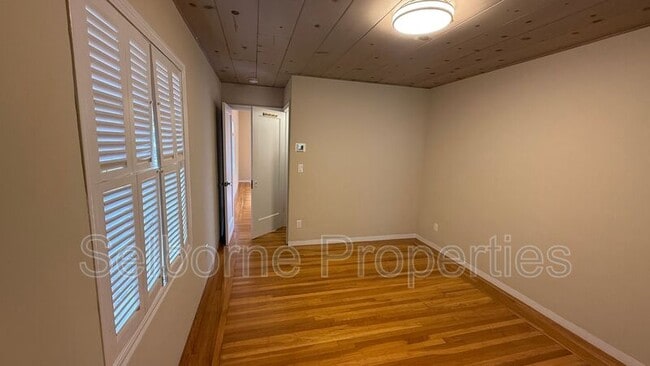 Building Photo - 4174 Howe St