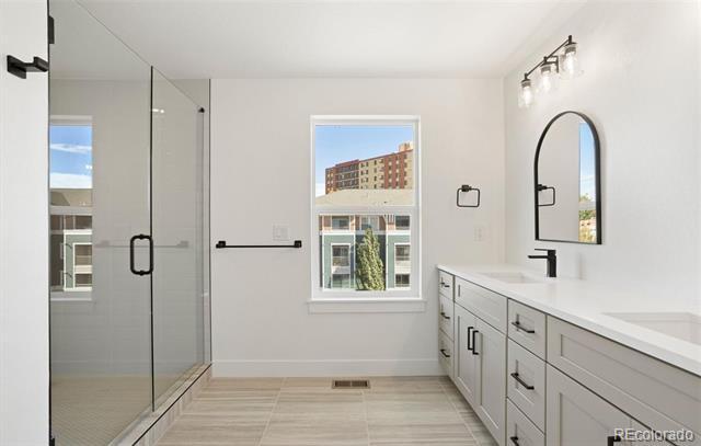 Building Photo - 4660 W 9th Ave