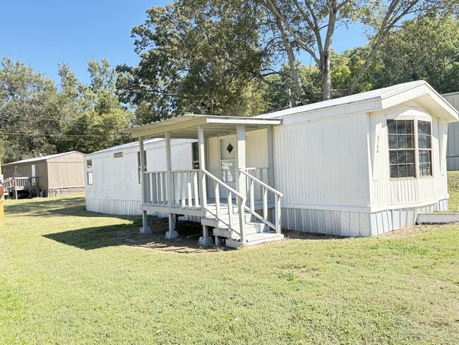 Primary Photo - 2106 Cliffwood Rd