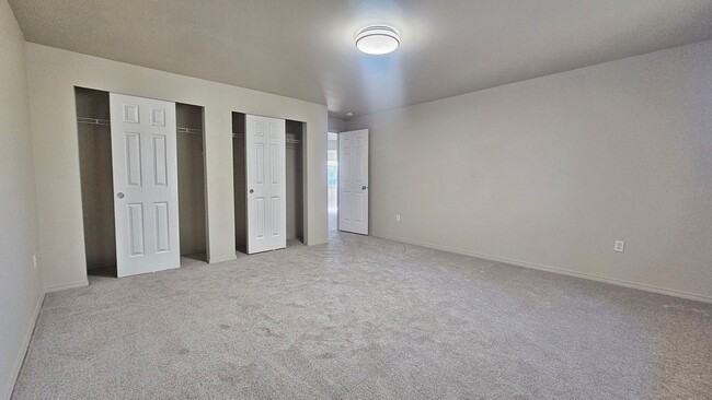 Building Photo - Beautiful 5 bed 2.5 Bath Home in Renton Highlands